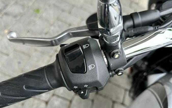 2022 Moto Guzzi V7 Special E5