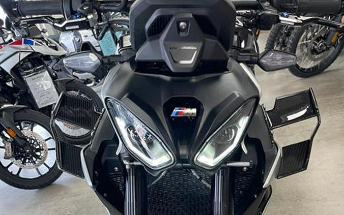 2025 BMW M 1000 R