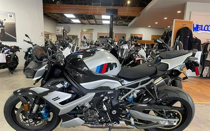 2025 BMW M 1000 R