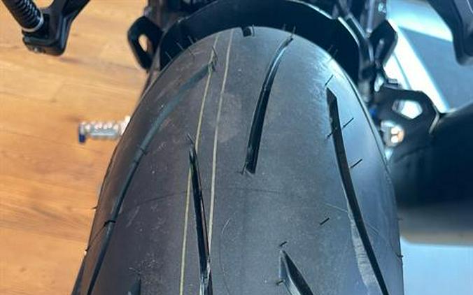 2025 BMW M 1000 R