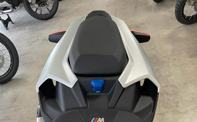 2025 BMW M 1000 R