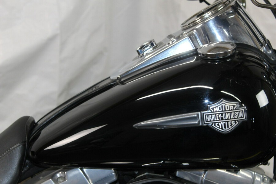 Harley-Davidson® Fat Bob® 2012 FXDF 320907B BLACK