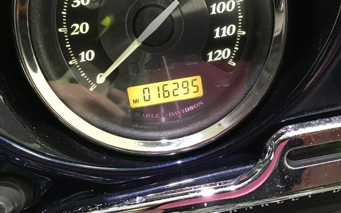 2013 Harley-Davidson® Electra Glide® Ultra Limited Big Blue Pearl/Vivid Black