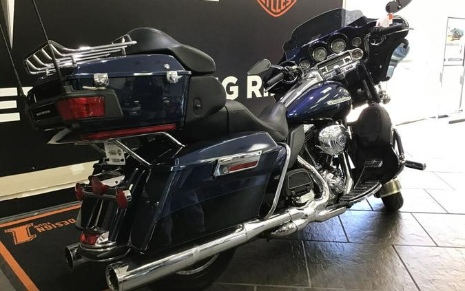2013 Harley-Davidson® Electra Glide® Ultra Limited Big Blue Pearl/Vivid Black