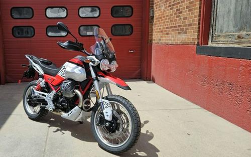 2025 Moto Guzzi V85 TT