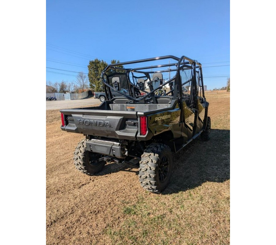 2025 Honda Pioneer 1000-6 Crew Deluxe