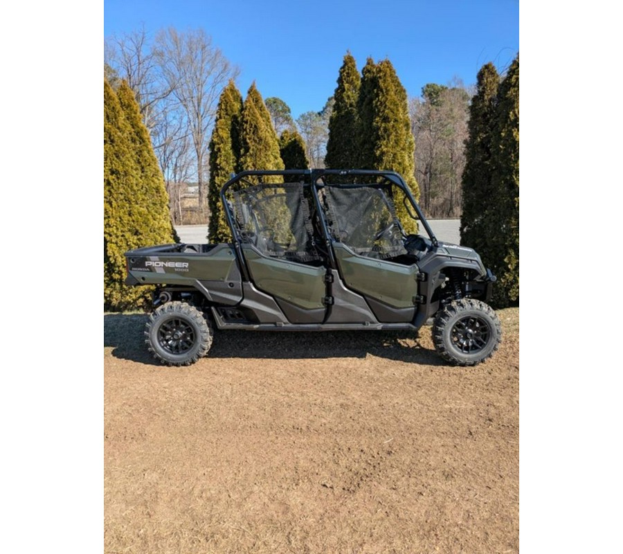 2025 Honda Pioneer 1000-6 Crew Deluxe
