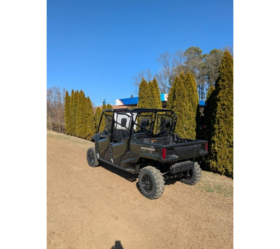 2025 Honda Pioneer 1000-6 Crew Deluxe