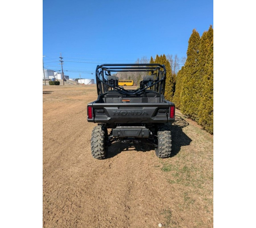 2025 Honda Pioneer 1000-6 Crew Deluxe