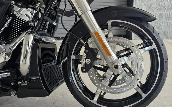 2026 Harley-Davidson® Street Glide® Teal Thunder / Vivid Black Chrome Trim