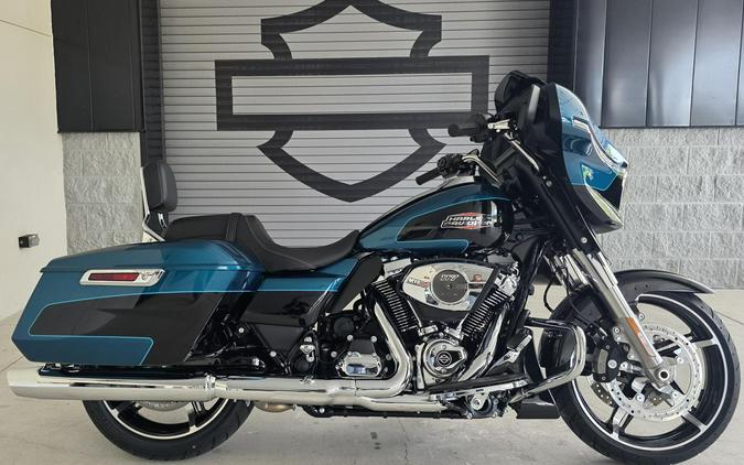 2026 Harley-Davidson® Street Glide® Teal Thunder / Vivid Black Chrome Trim