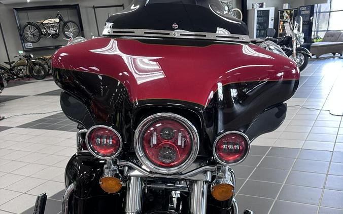 2010 Harley-Davidson® Electra Glide® Ultra Classic® Merlot Sunglo/Cherry Red Sunglo