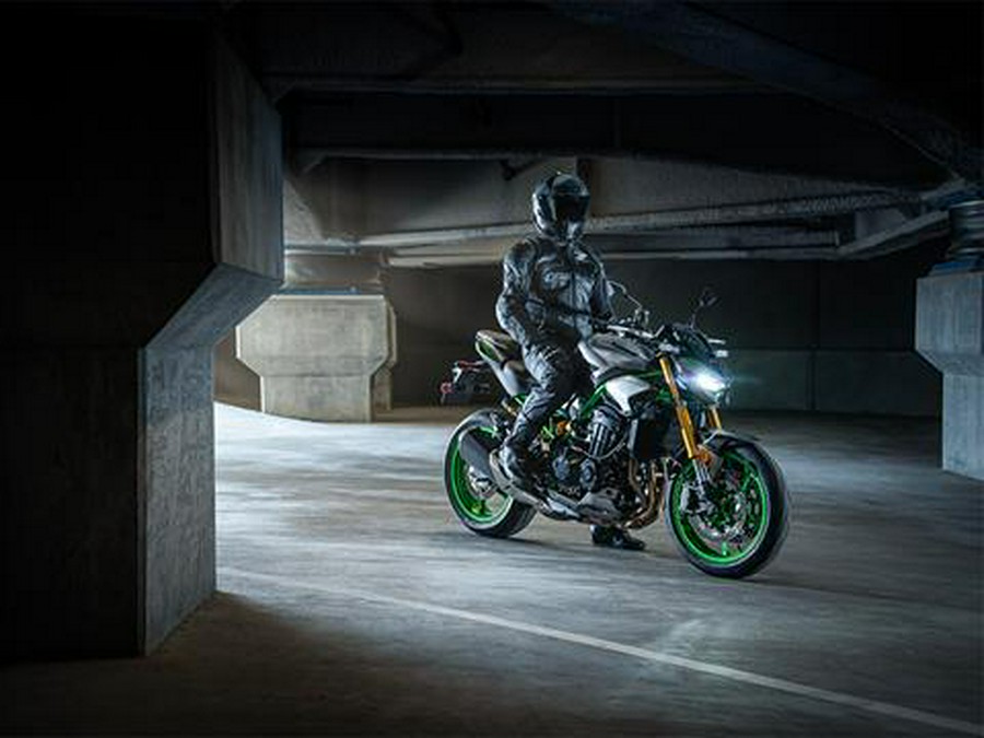 2025 Kawasaki Z900 SE ABS