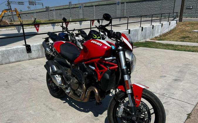 2017 Ducati M821