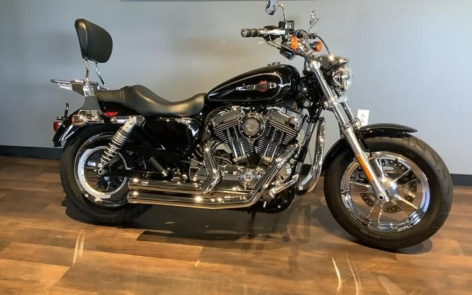 Harley-Davidson 1200 Custom 2016 XL1200C U089-16 Vivid Black