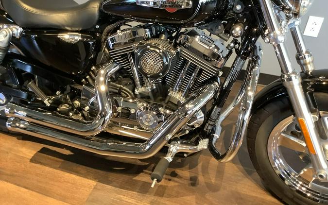 Harley-Davidson 1200 Custom 2016 XL1200C U089-16 Vivid Black