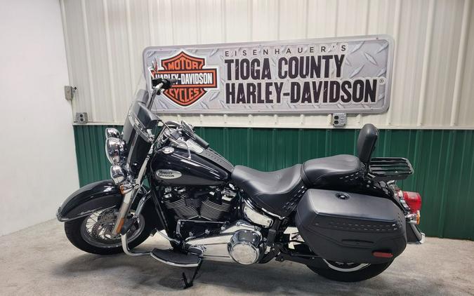 2021 Harley-Davidson® FLHC - Heritage Classic