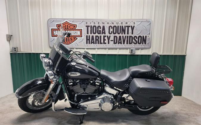 2021 Harley-Davidson® FLHC - Heritage Classic