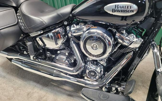 2021 Harley-Davidson® FLHC - Heritage Classic