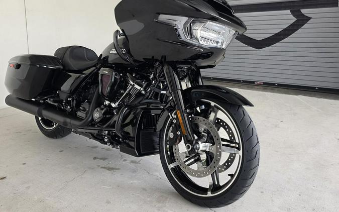 2026 Harley-Davidson® Road Glide® Vivid Black Black Trim