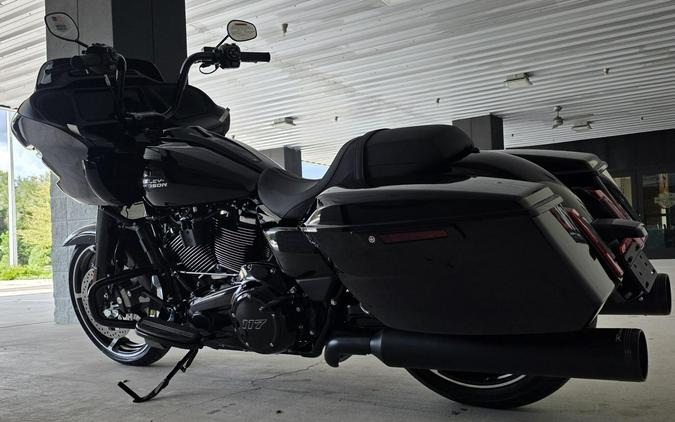 2026 Harley-Davidson® Road Glide® Vivid Black Black Trim
