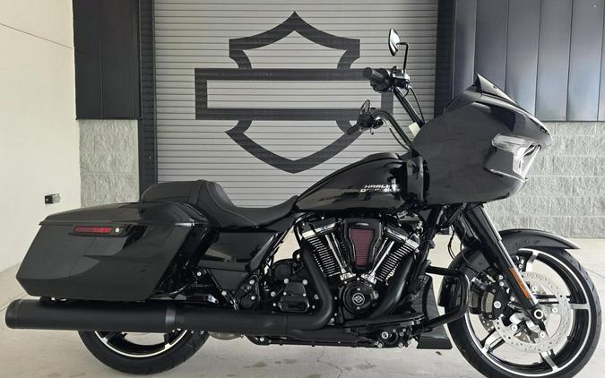 2026 Harley-Davidson® Road Glide® Vivid Black Black Trim