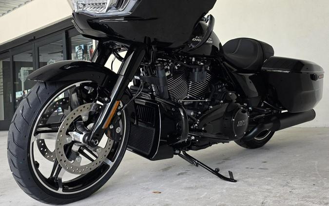 2026 Harley-Davidson® Road Glide® Vivid Black Black Trim