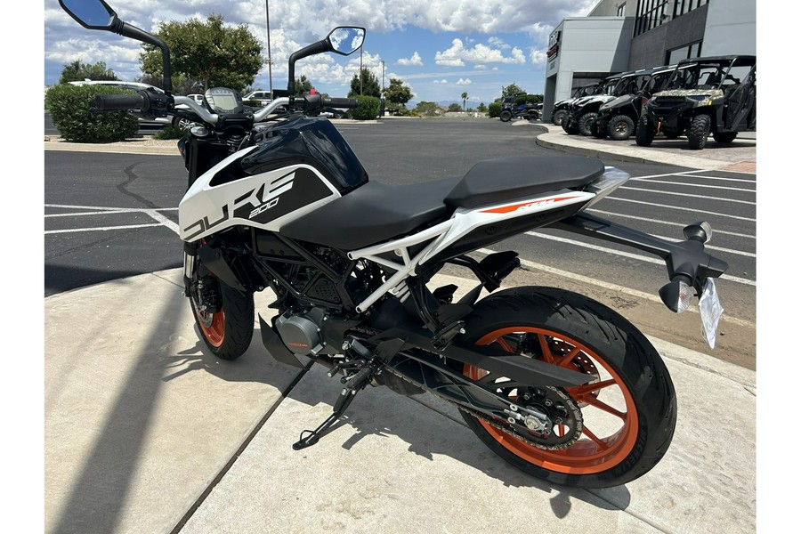 2022 KTM Duke 200