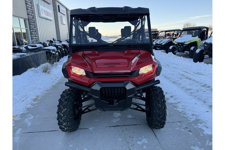 2025 Honda Pioneer 1000-6 Crew Deluxe