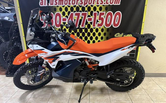 2026 KTM Adventure 890 R