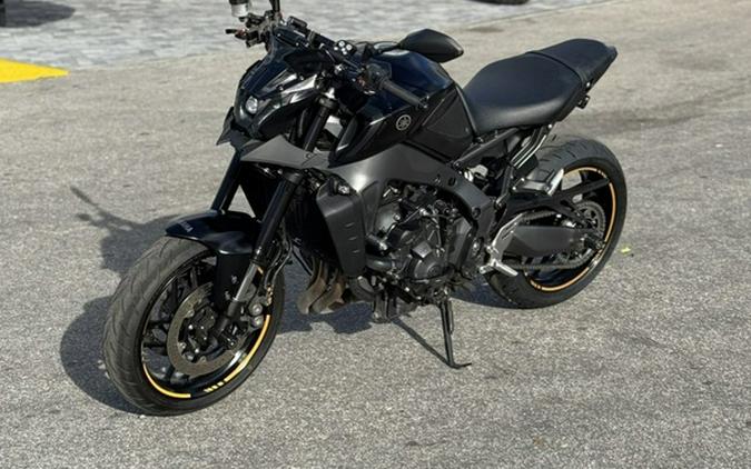 2021 Yamaha 09