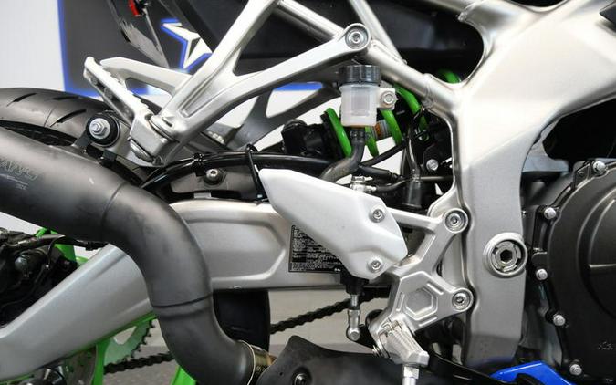 2024 Kawasaki Ninja® ZX™-4RR 40th Anniversary Edition ABS