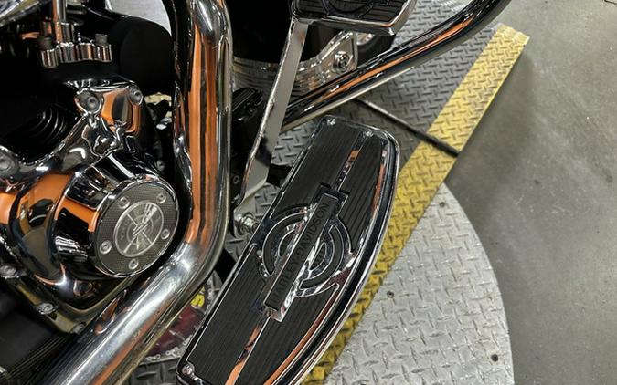 2008 Harley-Davidson Touring FLHRC - Road King Classic