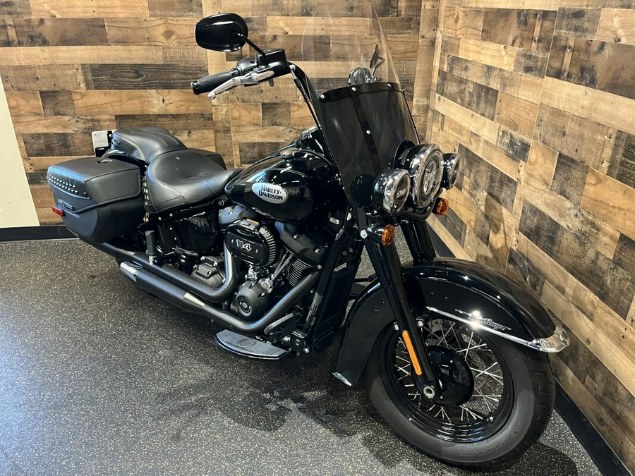 2024 Harley-Davidson® Heritage Classic Vivid Black FLHCS