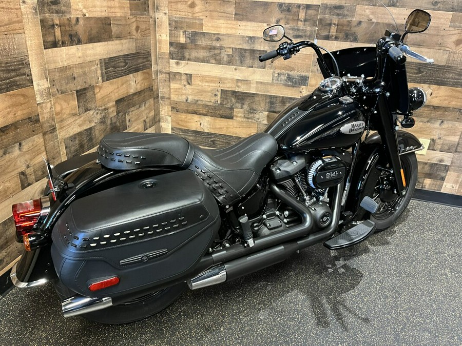 2024 Harley-Davidson® Heritage Classic Vivid Black FLHCS