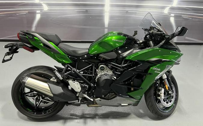 2019 Kawasaki Ninja H2 SX SE+ Review: Supercharged Travel