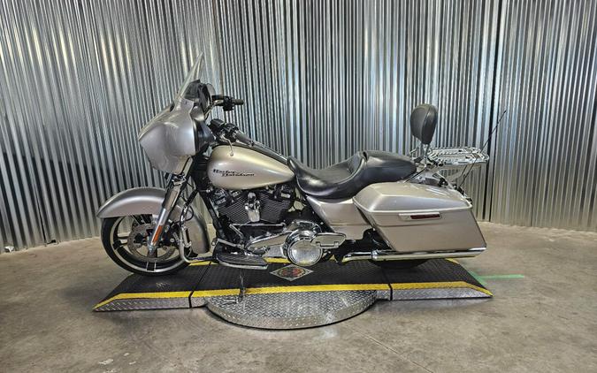 2018 Harley-Davidson Street Glide Silver Fortune