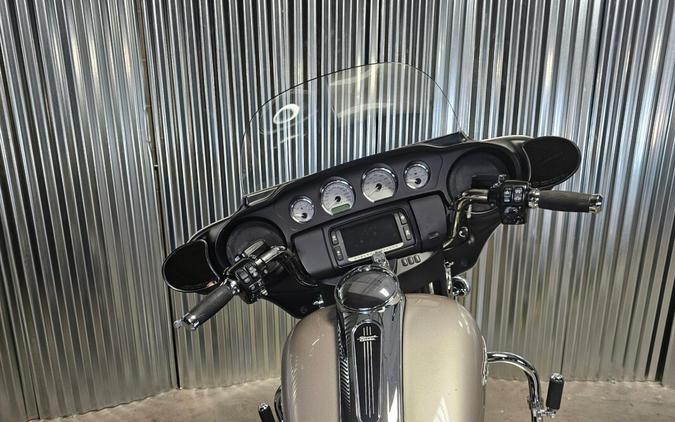 2018 Harley-Davidson Street Glide Silver Fortune