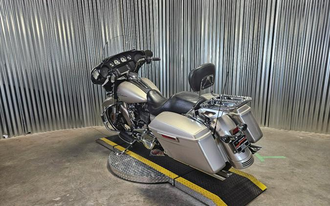 2018 Harley-Davidson Street Glide Silver Fortune