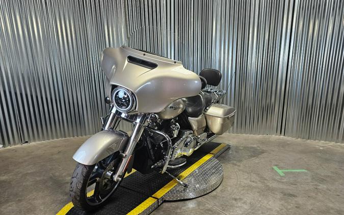 2018 Harley-Davidson Street Glide Silver Fortune