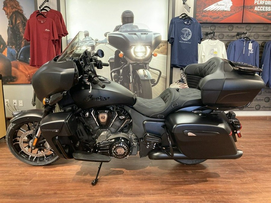2025 Indian Motorcycle® Roadmaster® PowerPlus Dark Horse® Black Smoke