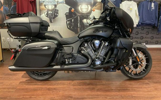 2025 Indian Motorcycle® Roadmaster® PowerPlus Dark Horse® Black Smoke
