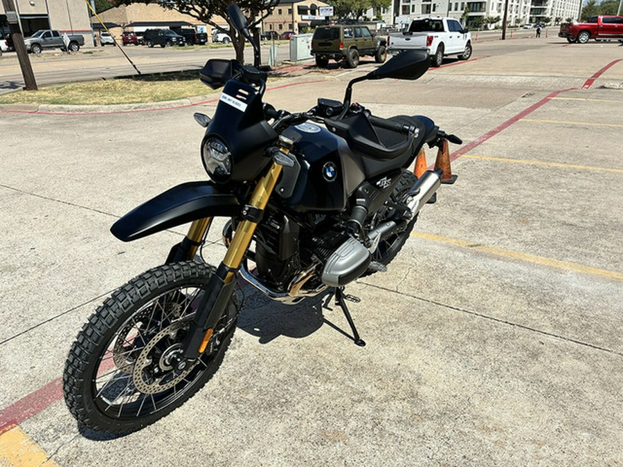 2026 BMW R 12 GS Night Black Matte