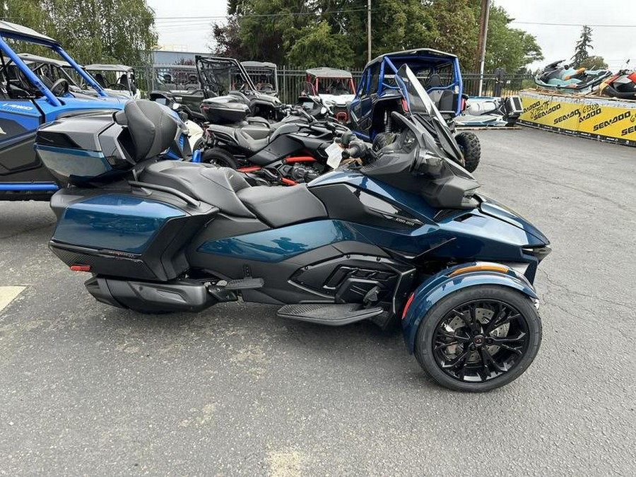 2024 Can-Am® Spyder RT Limited Dark Wheels