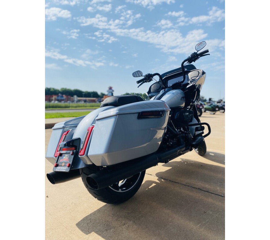 FLTRX 2024 Road Glide™