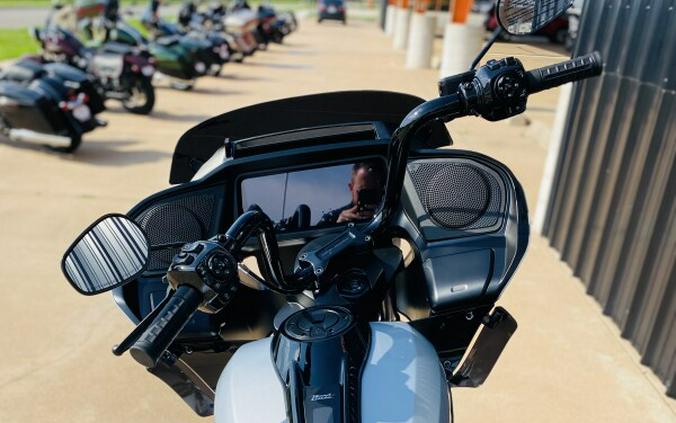 FLTRX 2024 Road Glide™