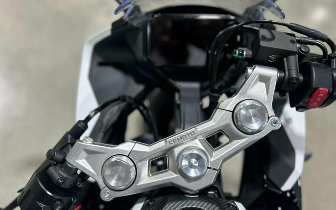 2025 CFMOTO 300SS