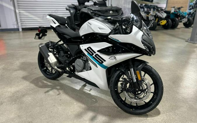 2025 CFMOTO 300SS