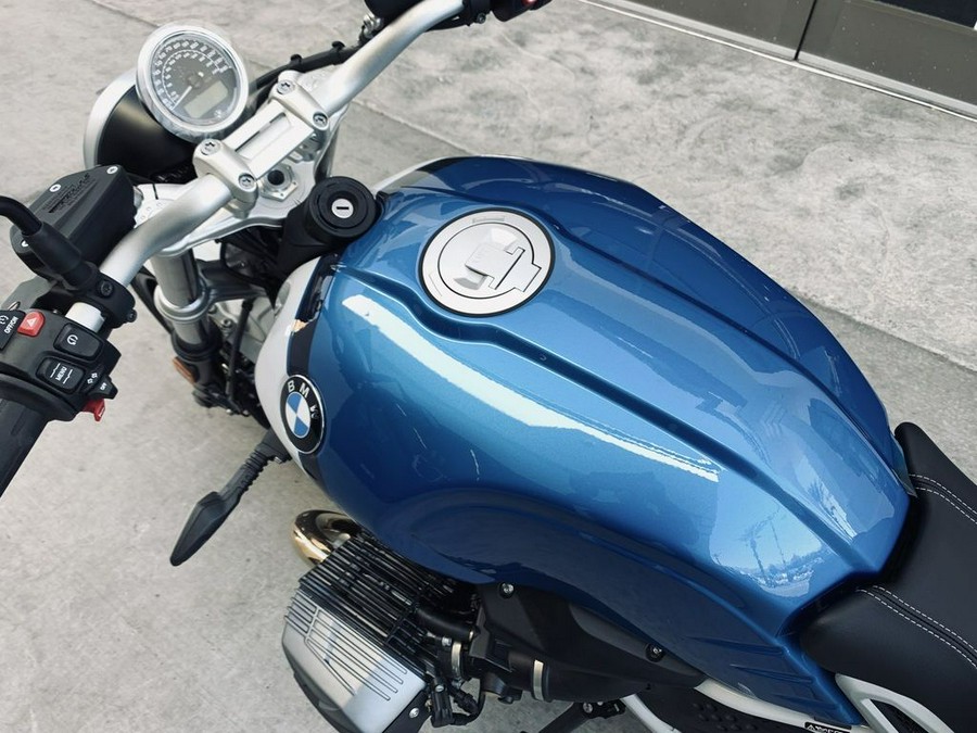 2022 BMW R nineT Pure 719 Cosmic Blue Metallic/Light White