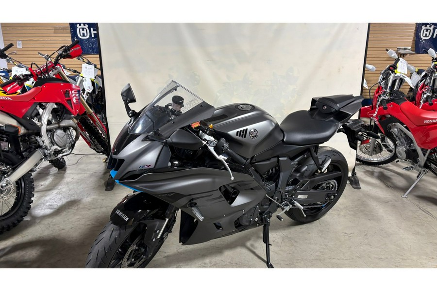 2024 Yamaha YZF-R7